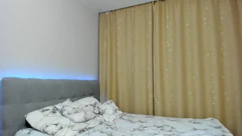 Snapshot of misseliss chatting on 12, 12, 2024 Hello dear my name Elisa online show from 12, 12, 2024