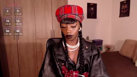 Snapshot of missemilie1 chatting on 27, 11, 2025 Emilie Diaz online show from 27, 11, 2025