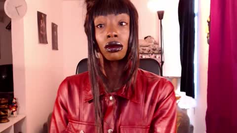 Emilie Diaz online show from 13, 1, 2026