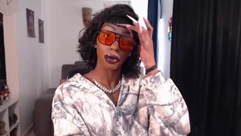 Emilie Diaz online show from 27, 2, 2026