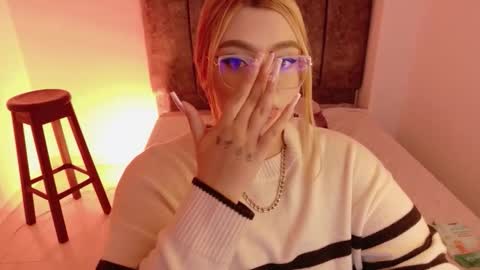 missevans_ online show from 8, 1, 2026