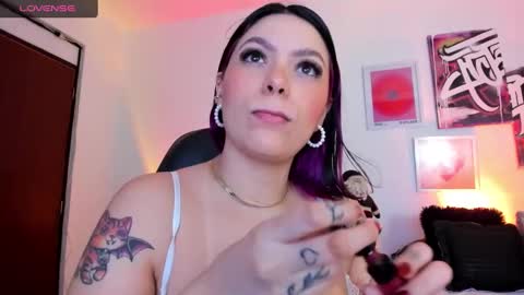 Snapshot of misshuntt3rs chatting on 22, 12, 2024 Annie online show from 22, 12, 2024