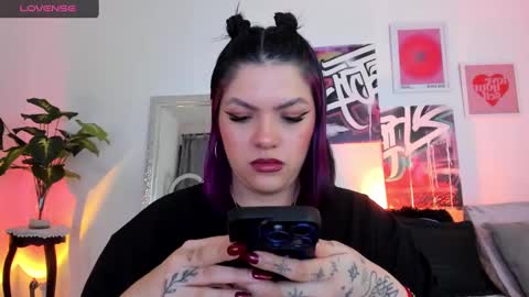 Snapshot of misshuntt3rs chatting on 9, 1, 2025 Annie online show from 9, 1, 2025