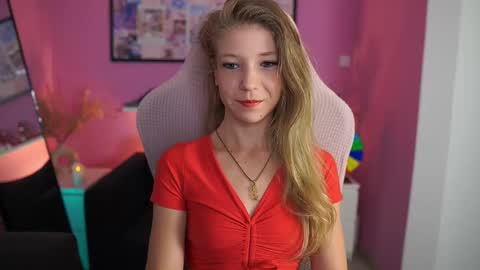 Snapshot of missicute18 chatting on 12, 10, 2025 Melissa online show from 12, 10, 2025