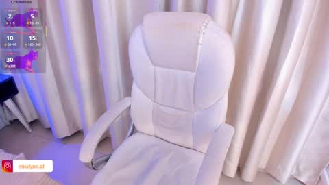 i am lyn online show from 19, 11, 2025