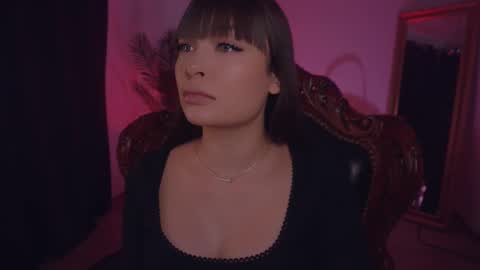 LUXXANDRA online show from 25, 2, 2025