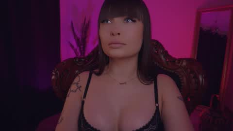 LUXXANDRA online show from 1, 3, 2025