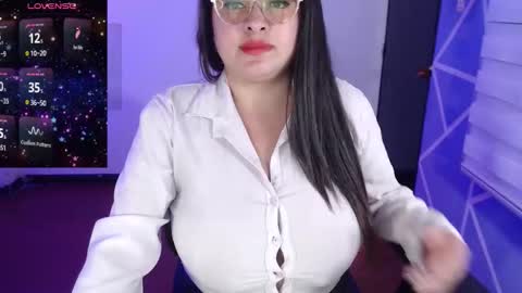 Miia online show from 12, 11, 2025