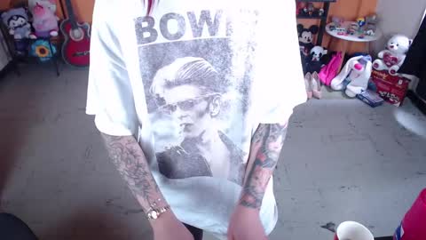 Snapshot of missmia2 chatting on 2, 2, 2025 Miss Mia online show from 2, 2, 2025