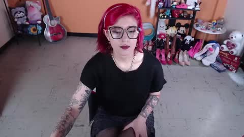 Snapshot of missmia2 chatting on 5, 2, 2025 Miss Mia online show from 5, 2, 2025