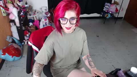 Snapshot of missmia2 chatting on 8, 2, 2025 Miss Mia online show from 8, 2, 2025