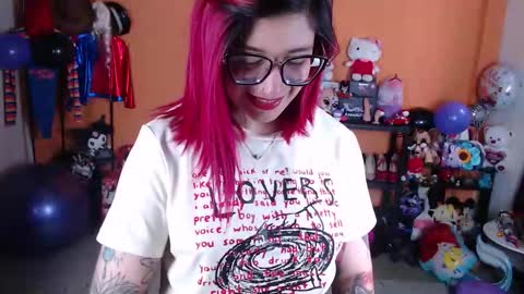 Snapshot of missmia2 chatting on 8, 9, 2025 Miss Mia online show from 8, 9, 2025