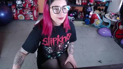 Snapshot of missmia2 chatting on 6, 10, 2025 Miss Mia online show from 6, 10, 2025