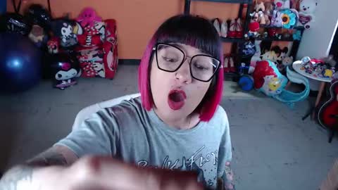 Snapshot of missmia2 chatting on 24, 10, 2025 Miss Mia online show from 24, 10, 2025