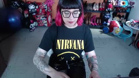 Snapshot of missmia2 chatting on 27, 10, 2025 Miss Mia online show from 27, 10, 2025