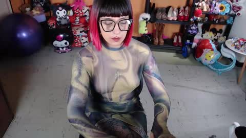 Snapshot of missmia2 chatting on 6, 11, 2025 Miss Mia online show from 6, 11, 2025