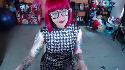 Snapshot of missmia2 chatting on 28, 11, 2025 Miss Mia online show from 28, 11, 2025