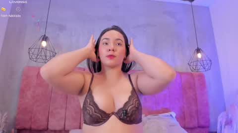 Mia  online show from 13, 5, 2026