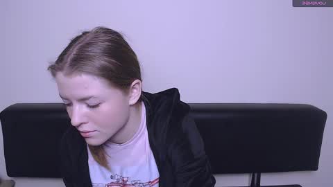 Snapshot of missoliviaa_ chatting on 16, 12, 2024 Olivia online show from 16, 12, 2024