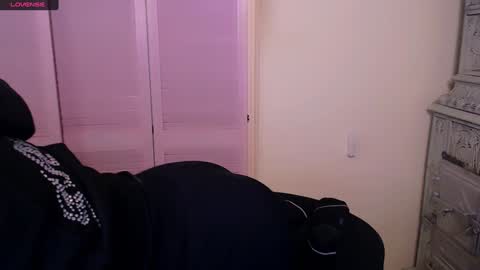 Snapshot of missoliviaa_ chatting on 21, 12, 2024 Olivia online show from 21, 12, 2024