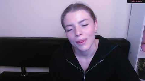 Snapshot of missoliviaa_ chatting on 3, 1, 2025 Olivia online show from 3, 1, 2025