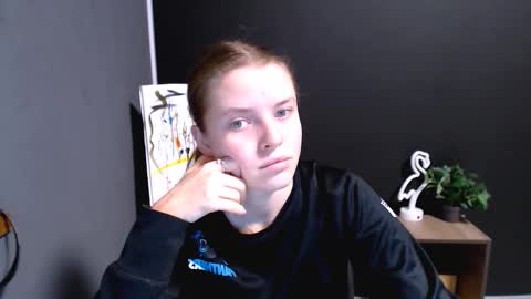 Olivia online show from 12, 11, 2025