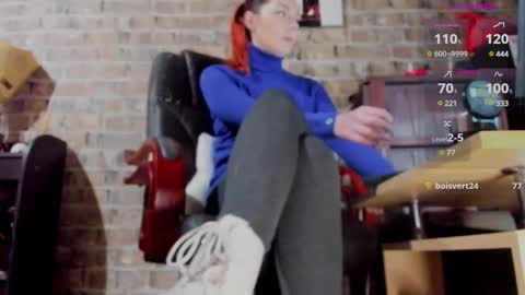 Snapshot of misspetitevenus chatting on 9, 12, 2024 Miss Venus online show from 9, 12, 2024