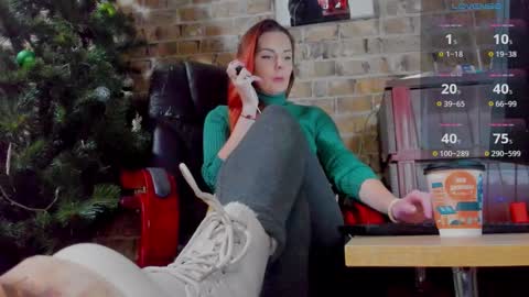 Snapshot of misspetitevenus chatting on 20, 1, 2025 Miss Venus online show from 20, 1, 2025
