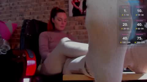 Snapshot of misspetitevenus chatting on 27, 2, 2025 Miss Venus online show from 27, 2, 2025