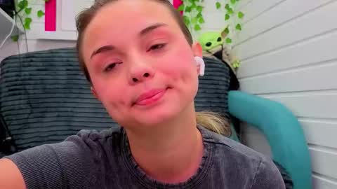 . online show from 28, 11, 2025