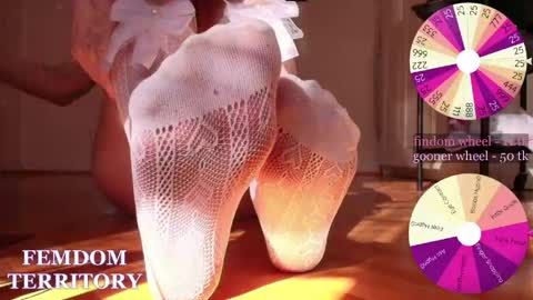 Snapshot of missslola chatting on 5, 5, 2026 Misss Lola Angel online show from 5, 5, 2026