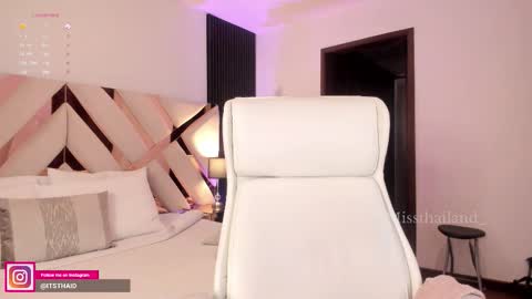 Fernanda Davila online show from 18, 11, 2025