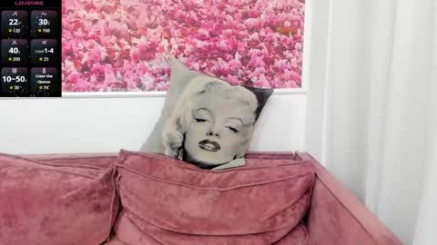 Snapshot of missthelove chatting on 30, 11, 2025 missthelove online show from 30, 11, 2025