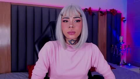 Snapshot of misstomie_ chatting on 28, 1, 2025 Tomiehelp me get to 100 thumbs up online show from 28, 1, 2025