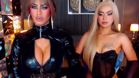 Snapshot of misstrishontop chatting on 2, 3, 2026 misstrishontop online show from 2, 3, 2026