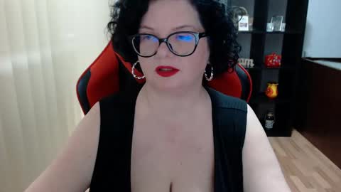 Snapshot of misstruble chatting on 10, 3, 2025 MissTruble online show from 10, 3, 2025