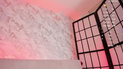 Pau OFmissweetpeach online show from 2, 4, 2026