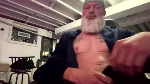 AJ online show from 12, 4, 2026