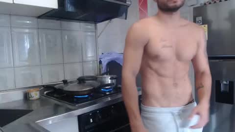 mistersam33 online show from 10, 2, 2025