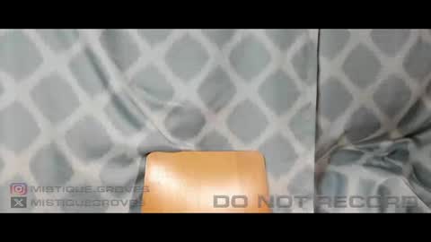 Mistique Groves online show from 9, 10, 2025