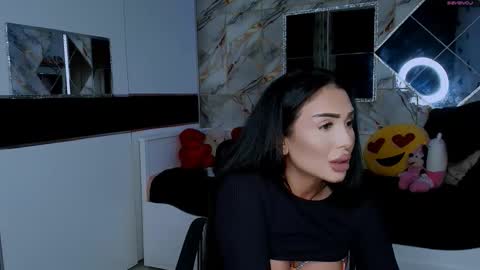Snapshot of mistress_meryem chatting on 18, 10, 2025 mistress_meryem online show from 18, 10, 2025