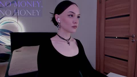 Mistress Mia online show from 19, 12, 2025