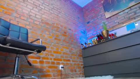 Snapshot of mistress_milana_ chatting on 1, 1, 2025 mistress_milana_ online show from 1, 1, 2025