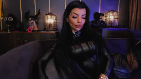 Elenia online show from 4, 12, 2024