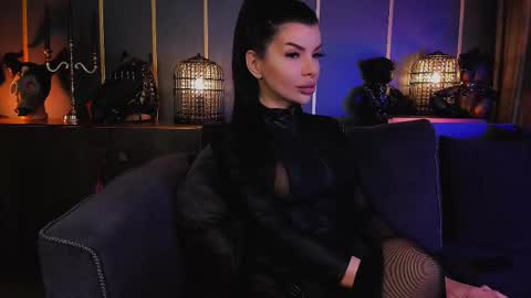 Elenia online show from 9, 2, 2025