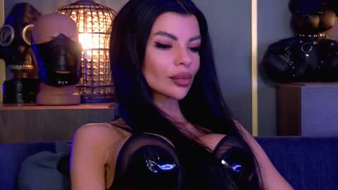 Elenia online show from 18, 3, 2026