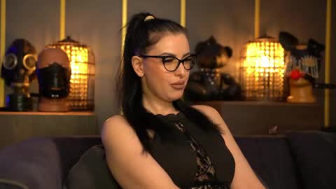 Mistress Kelly online show from 18, 4, 2026