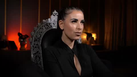Snapshot of mistresskellykent chatting on 8, 7, 2026 Mistress Kelly online show from 8, 7, 2026