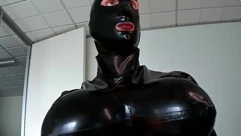 Snapshot of mistresslatexxx chatting on 20, 1, 2025 Bianca online show from 20, 1, 2025