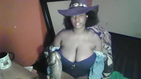 Snapshot of mistressmochareign chatting on 14, 4, 2026 mistressmochareign online show from 14, 4, 2026